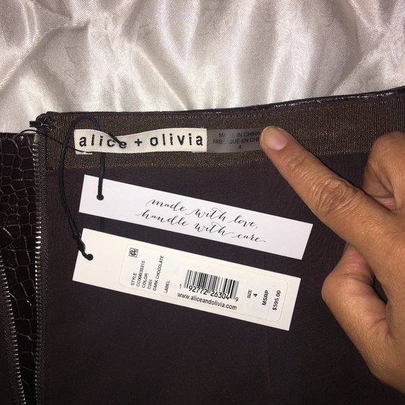 🌺 SOLD 🌺 Alice + Olivia Riley Croc Skirt, NWT - Picture 9 of 11